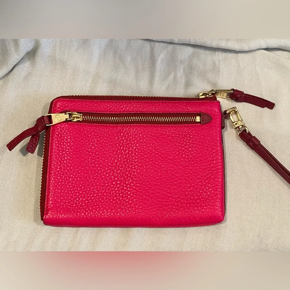 Tory Burch Fuchsia Landon Leather Wristlet - Picture 2 of 15